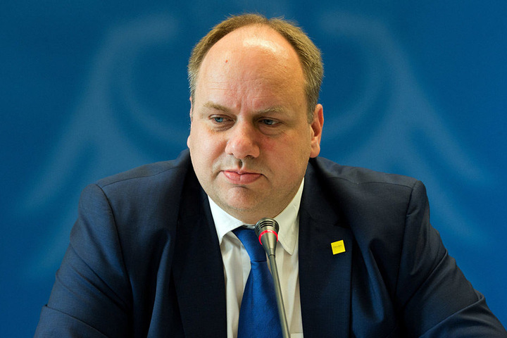 Dirk Hilbert (45, FDP)