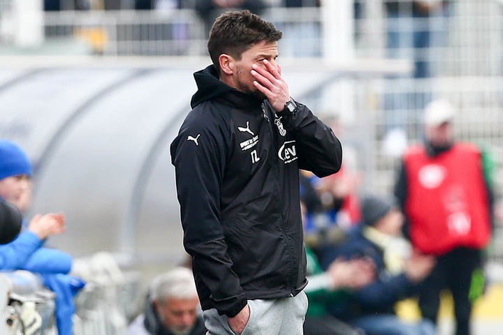 Die Geste verrät es: FSV-Trainer Torsten Ziegner war mit der Leistung seiner Elf in Jena gar nicht zufrieden.