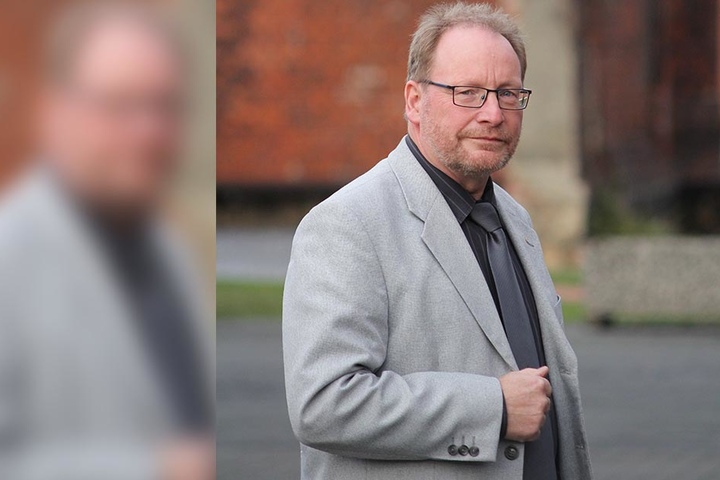 JVA-Chef Waldmann versteht die Welt nicht mehr. Für ihn war die Frau eine stets zuverlässige Kollegin.