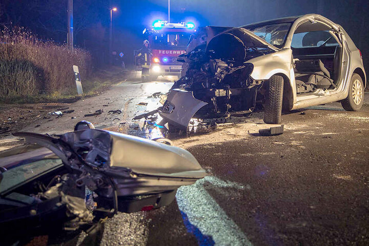 An dem VW Golf entstand Totalschaden.