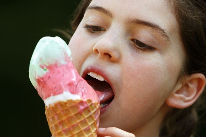 Am Samstag und Sonntag wird es nochmal richtig heiß! Zeit für ein großes Eis.