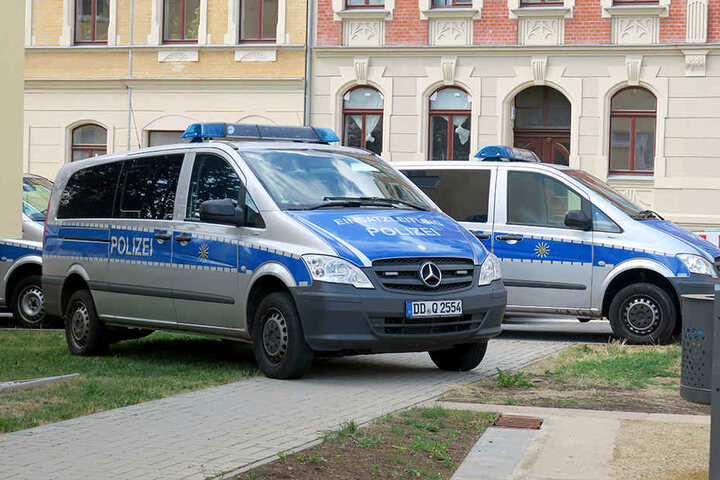 Die Polizei fuhr mit mehreren Fahrzeugen auf den Sonnenberg.