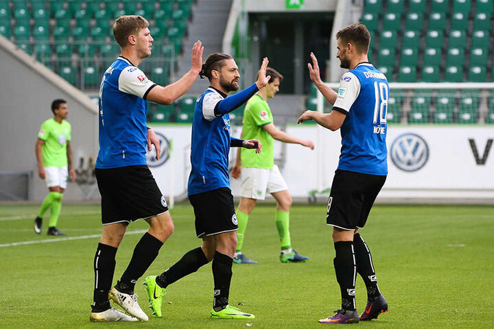 David Ulm (Mitte) traf zum zwischenzeitlichen 1:0 in der 31. Minute.