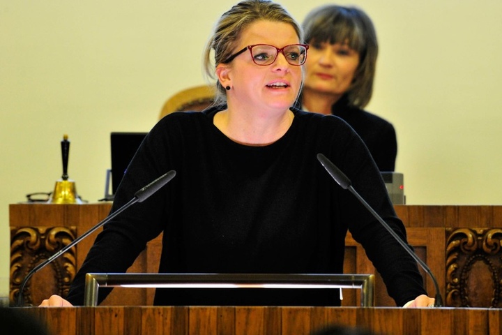 Linke-Fraktions-Chefin Susanne Schaper (38) will das Sozialticket im Stadtrat
durchdrücken.