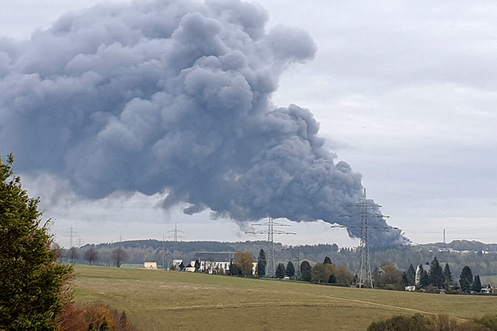 Die Rauchwolke war kilometerweit zu sehen.
