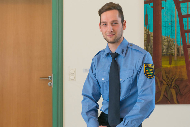 Kay Ehrlich (22) aus Chemnitz ist Sozialassistent, wollte eigentlich immer zur Polizei: „Das hat leider nicht geklappt. In der Justiz stimmt die Mischung, ich kann auch mit Menschen arbeiten.“