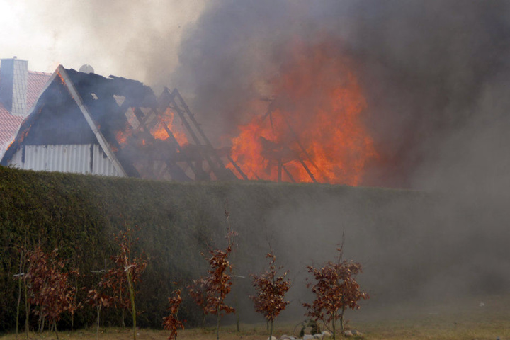 Der Brand war nach Dacharbeiten ausgebrochen.