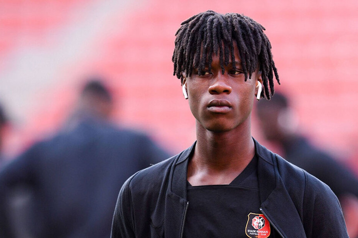 Ist er für Borussia Dortmund der nächste Ousmane Dembele? Der 16-Jährige verblüfft aktuell ganz Fußballeuropa.