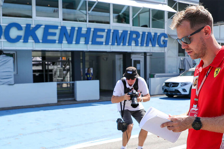 Sebastian Vettel steht vor dem Grand-Prix am Hockenheimring ein wenig alleine da.
