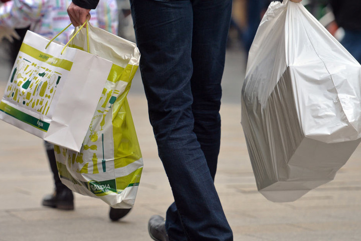 Sonntags shoppen - in Leipzig klagt die Gewerkschaft ver.di jetzt dagegen.