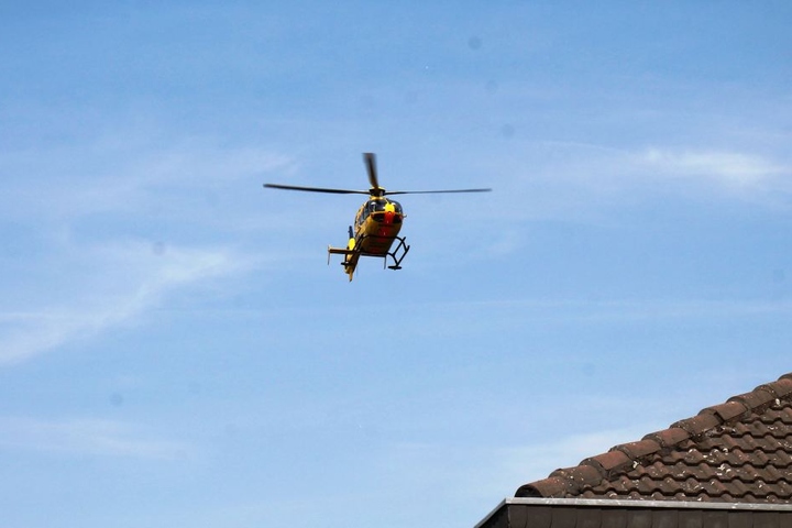 Ein Rettungshubschrauber war ebenfalls im Einsatz.