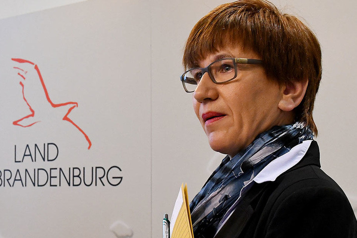 Wird sich freuen: Brandenburgs Verkehrsministerin Kathrin Schneider (SPD) informiert über den beschleunigten Ausbau der A10 auf dem südlichen Berliner Ring. Der Bund stellt 4,5 Millionen Euro für eine Änderung des Bauablaufs zur Verfügung, so dass eine fr