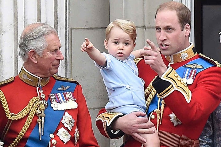 Sie sollen die nächsten drei Könige werden: Charles (68), William (34) und
George (3).