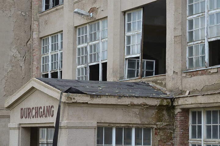 Das Gebäude ist stark sanierungsbedürftig.