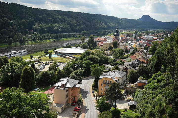 Blick über Bad Schandau und die Elbe im Landkreis Sächsische Schweiz-Osterzgebirge.