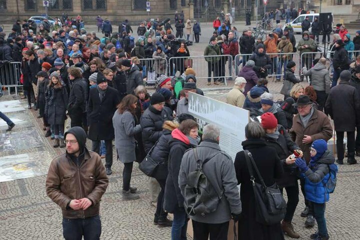 Etwa 300 Menschen waren zur Eröffnung gekommen.