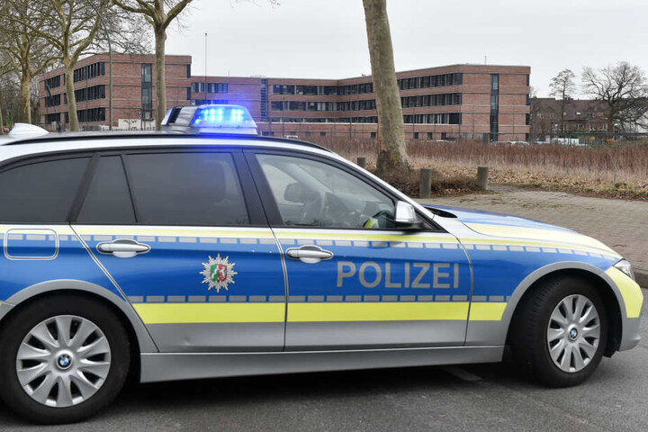 Die Polizei sucht Zeugen und bittet um Hinweise. (Symbolbild)