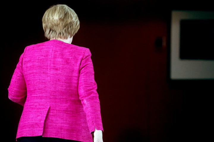 Angela Merkel will nach der Wahlperiode offenbar auch das Bundeskanzleramt abgeben.