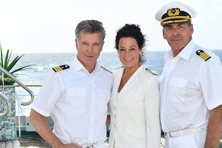 Hanna Liebhold (Barbara Wussow, M.), Kapitän Victor Burger (Sascha Hehn, r.) und Dr. Wolf Sander (Nick Wilder, l.) wird man in der Besetzung künftig nicht mehr zusammen sehen.