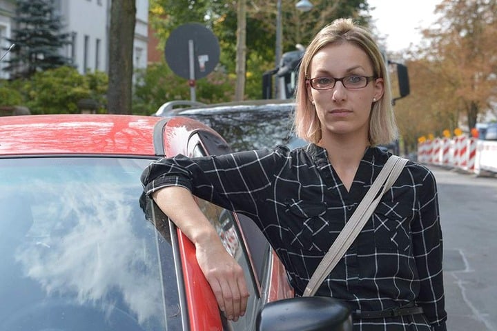 Nadine Oettel (28) aus der Heinrich-Beck-Straße hat die Nase voll von den
löchrigen Straßen.