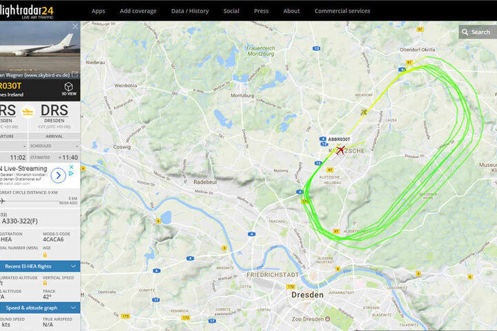 Auf dem Radar sieht man, wie das Flugzeug seine Kreise zieht.
