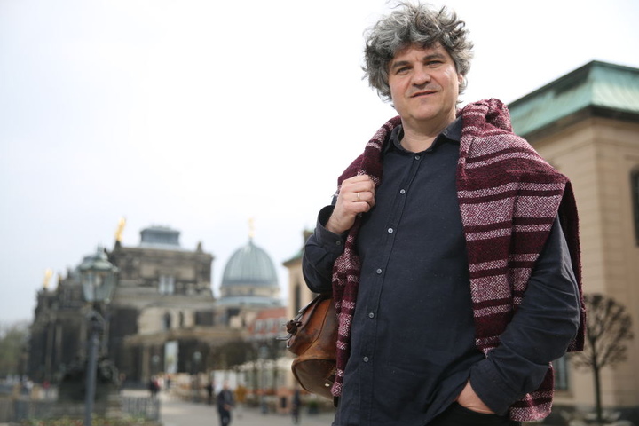 Intendant Markus Rindt will mit seinen Sinfonikern klarmachen, dass immer noch zu viele Mauern existieren: Im Kopf und auf der Landkarte.