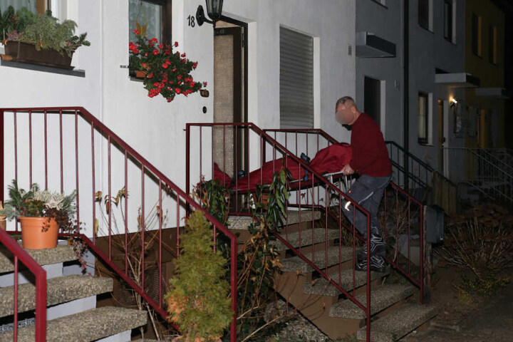 Der Notarzt konnte nur noch den Tod der Frau feststellen.