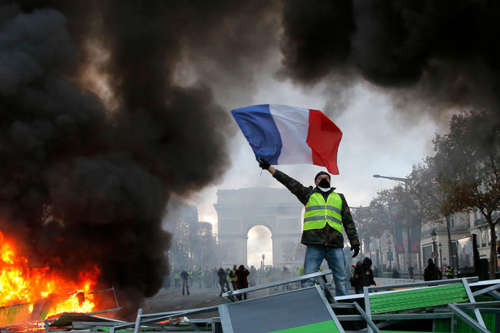 Seit Mitte November kommt es in Frankreich zu teils heftigen Demonstrationen.
