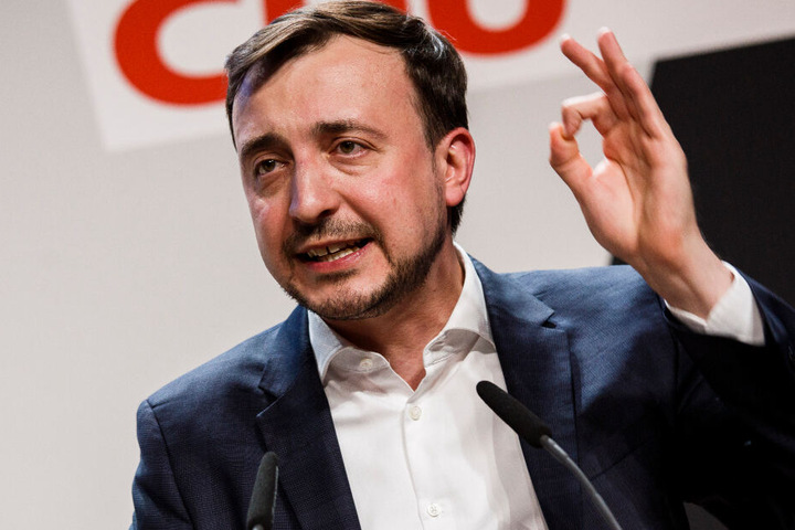 Paul Ziemiak, CDU-Generalsekretär, spricht bei einer Veranstaltung in Berlin-Schöneberg. (Archivbild)