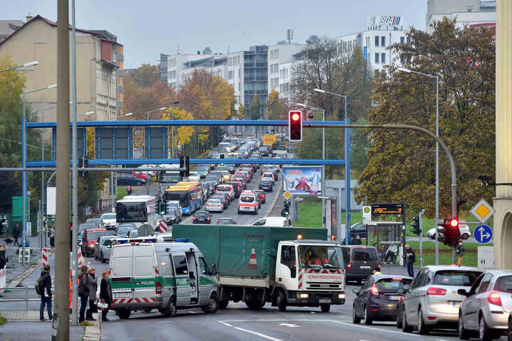 Auf der Leipziger Straße fährt gar nichts mehr.