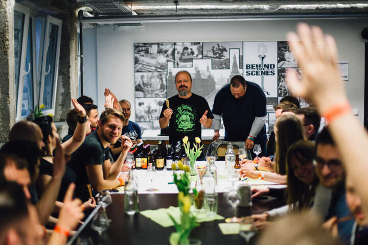 Verkostungen beim Bierseminar im Jahr 2016.