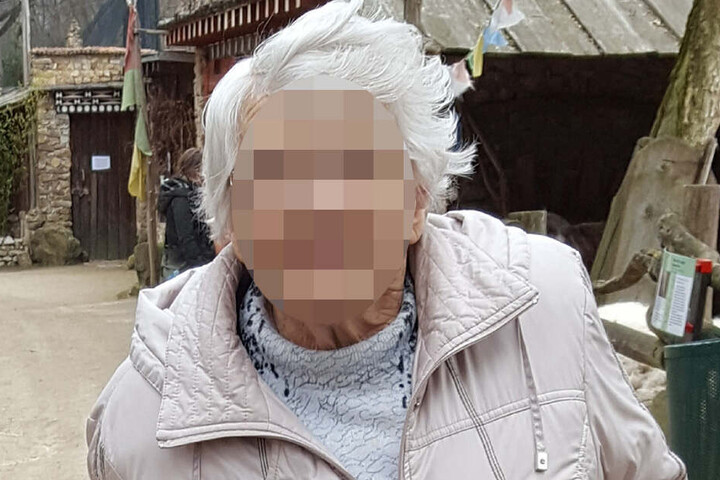 Eines der letzten Fotos des Mordopfers: Die rüstige Ingeburg H. (†90) kurz vor ihrem gewaltsamen Tod besuchte den Görlitzer Tierpark mit ihrer Familie.