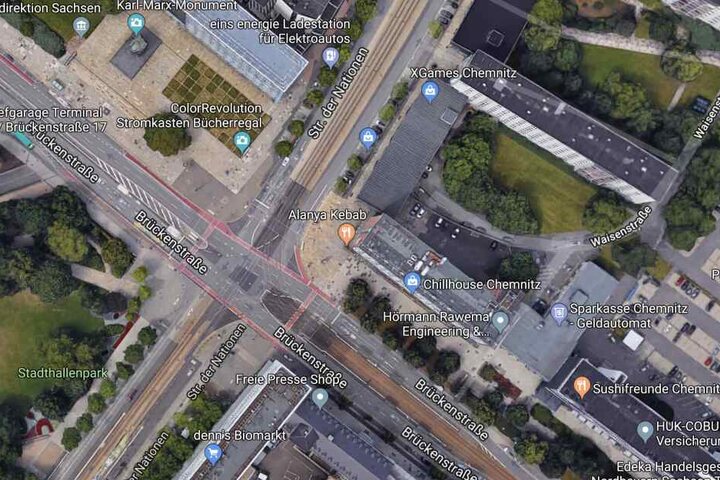 Die Messerstecherei ereignete sich an der Ecke Brückenstraße/Straße der Nationen.