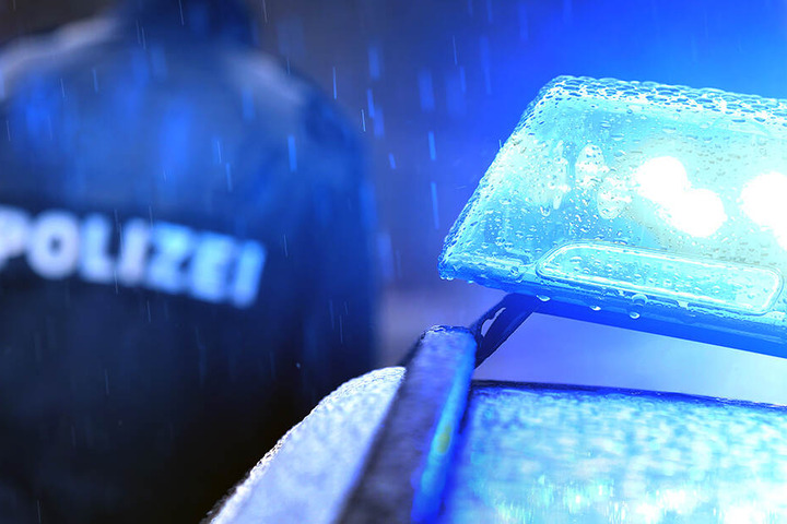 Hinweise zur Identität des Gesuchten nimmt die Polizeidirektion Dresden entgegen.