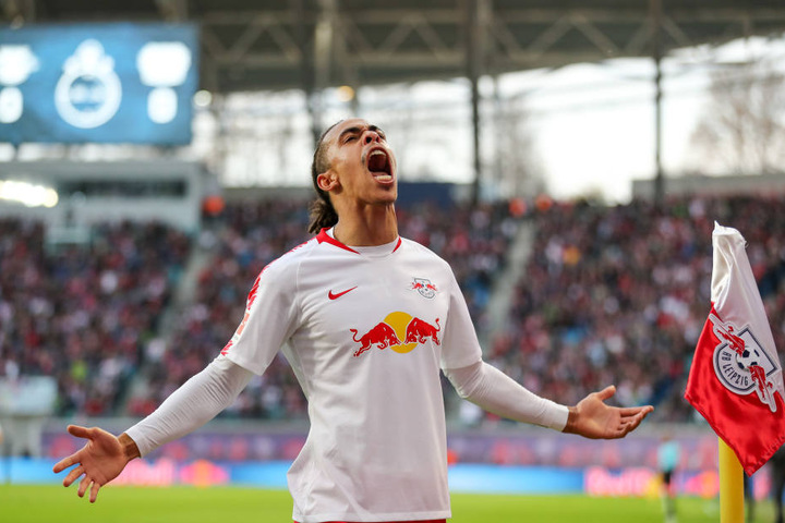 Schoss gegen Leverkusen sein fünftes und sechstes Ligator: Stürmer Yussuf Poulsen.