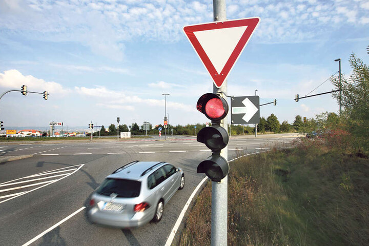 Im Bereich Kohlsdorfer Weg/ B173 wurde ein Grüner Pfeil neu angebracht.