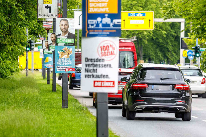 Plakate zur Europa- und Stadtratswahl in Dresden.