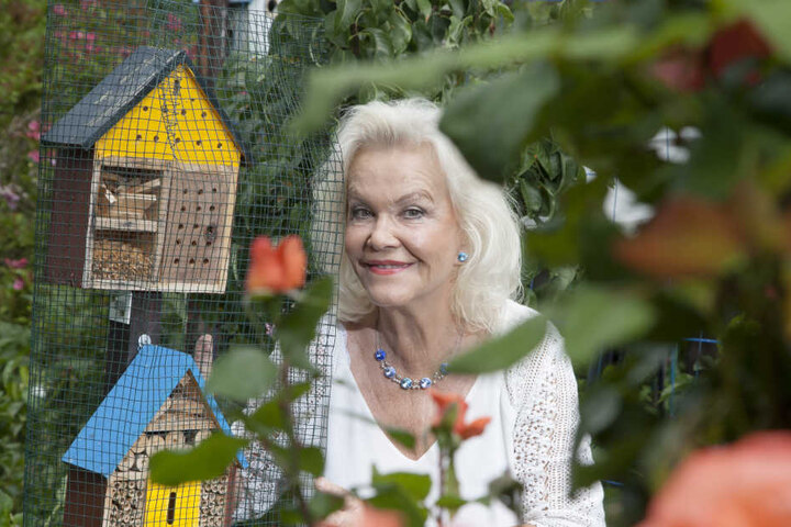 Dorit Gäbler in der Kleingartensparte "Frohe Stunde" in Dresden Naußlitz.