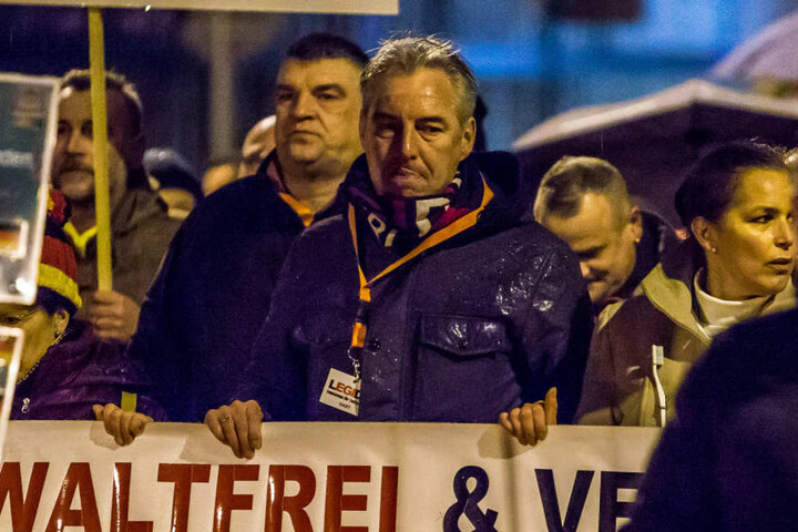 Edwin Wagenveld (mitte) nebst Tatjana Festerling bei einer LEGIDA-Demo im Januar 2016 in Leipzig.