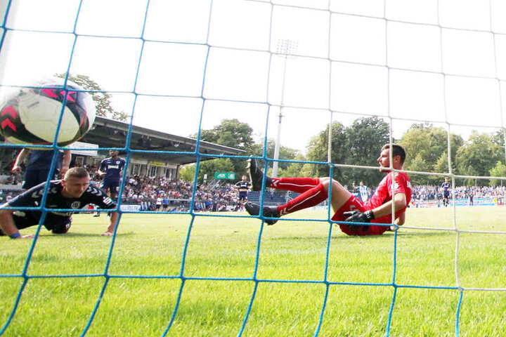 Der Ball ist im Netz der Babelsberger. Der CFC hat im dritten Spiel den dritten Sieg erkämpft. Foto: p.p./Sven Sonntag
