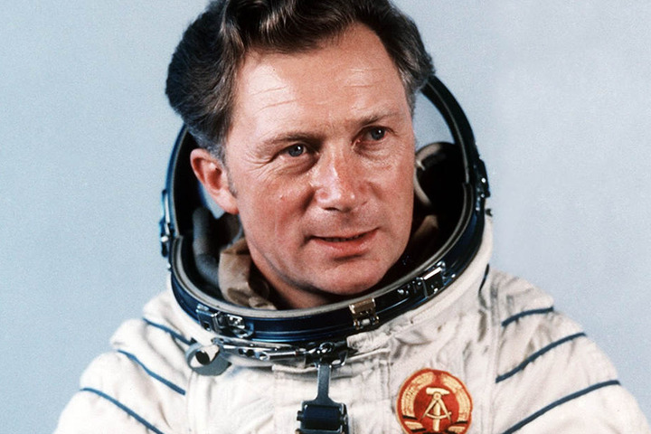 Sigmund Jähn (81), der in der NVA als Jagdflieger diente, flog im August 1978 als erster Deutscher ins Weltall.