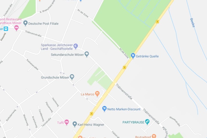 Vor der Sekundarschule an der Thälmannstraße wurde eine Elfjährige von einem Auto angefahren.
