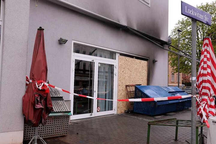 Auch eine Fensterscheibe ging zu Bruch.