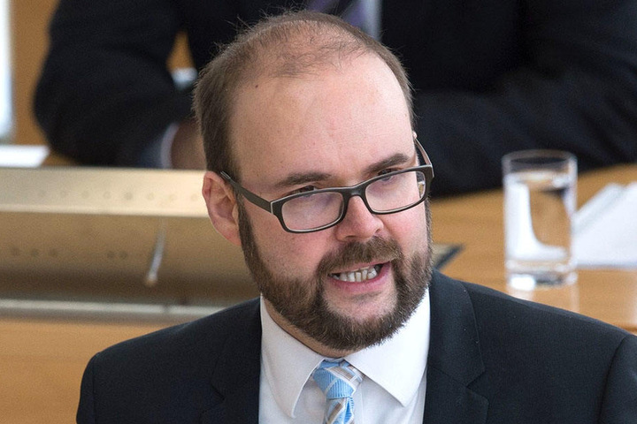 Kultusminister Christian Piwarz (43, CDU) ist entsetzt - die Zeit von Denunziantentum an Schulten dürfe nicht wieder aufleben.