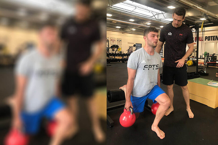 Athletikcoach Oliver Isdepski (r.) überwacht die Übung von Joshua Mroß, der in Dortmund bereits wieder trainiert.