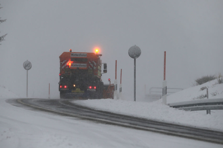 Bis Sonntagabend wird die Schneefallgrenze weiter sinken.