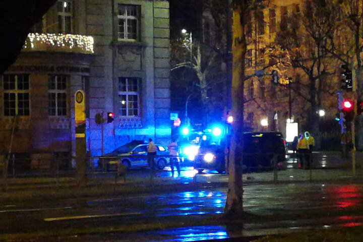 Die leichtverletzten Fußgänger kamen nach dem Unfall ins Krankenhaus.