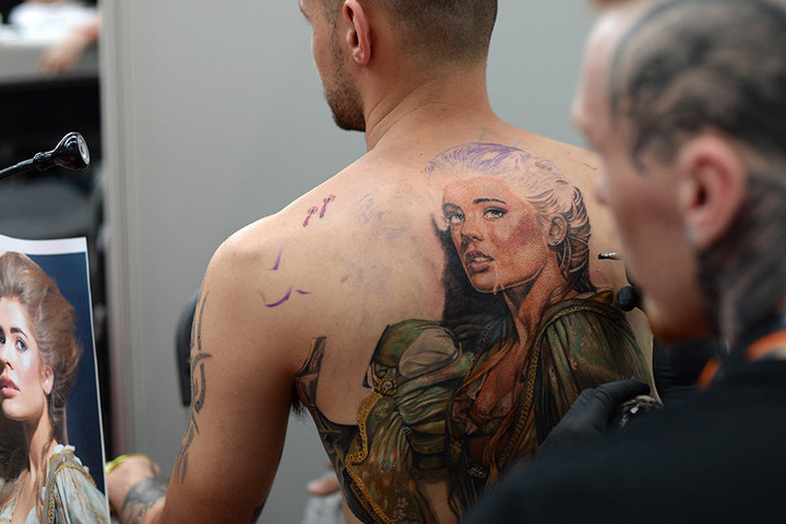 Tattoo-Künstler aus der ganzen Welt sind auf der Convention vertreten. (Symbolbild)