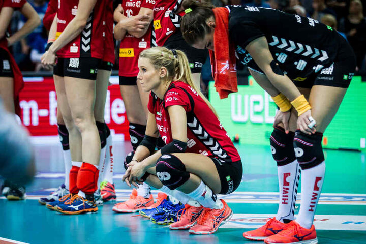 Der Frust bei Mareen Apitz und Myrthe Schoot (v.l.) nach dem Aus im Halbfinale saß tief.