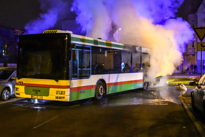 Totalschaden: Hier gingen 80.000 Euro einfach in Flammen auf.